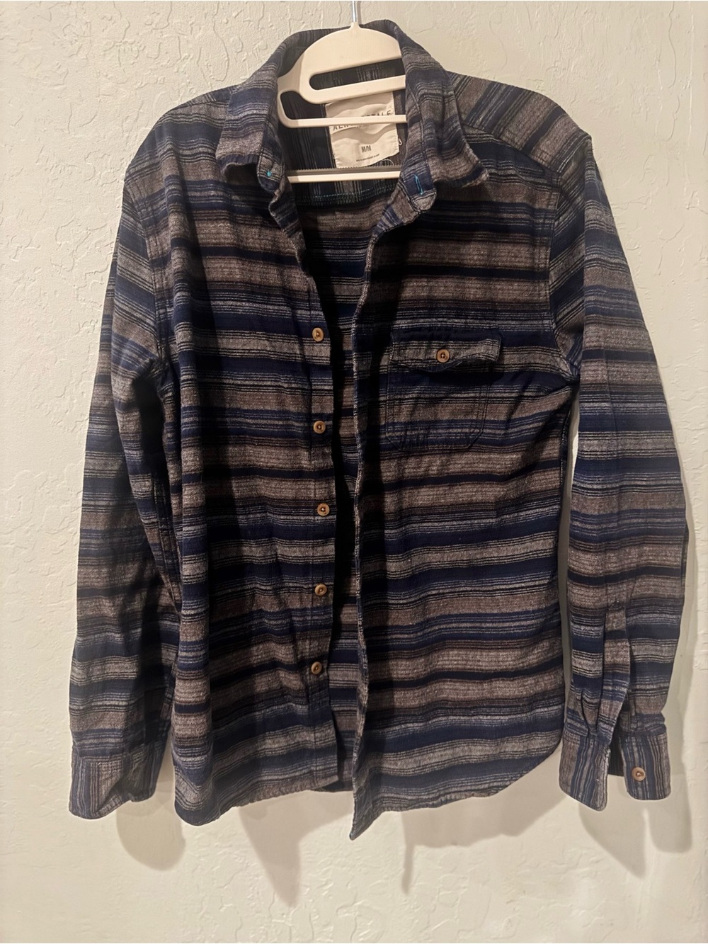 Aeropostale Men's Navy and Gray Striped Button-Down Shirt - Picture 2 of 5